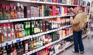 В России хотят запретить импортный алкоголь и косметику