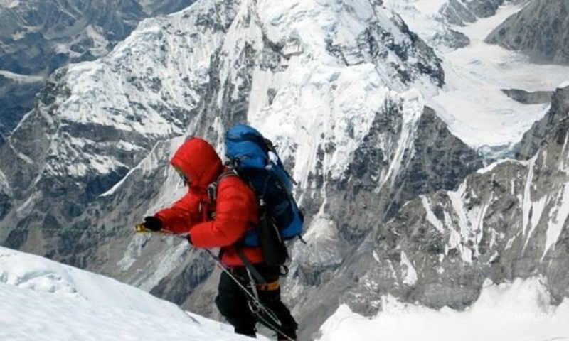 Альпинист из Москвы умер во время восхождения на Эльбрус 