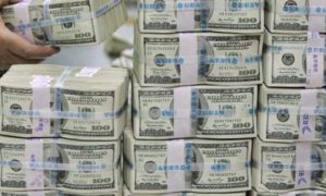 Минфин России купит валюты в августе в 600 раз больше, чем в июле