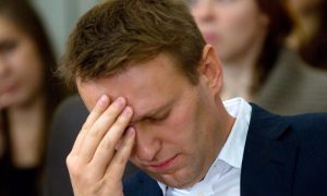 На Навального опять подали в суд из-за 