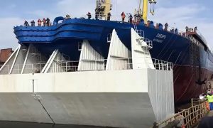 Самый мощный ледокол в мире спустили в Петербурге на воду