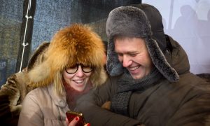 Ксения Собчак обвинила своего приятеля Навального в лицемерии и вождизме