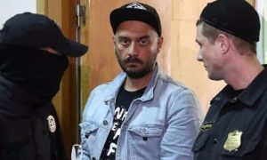 Суд отказал поручителям Серебренникова и оставил режиссера под арестом