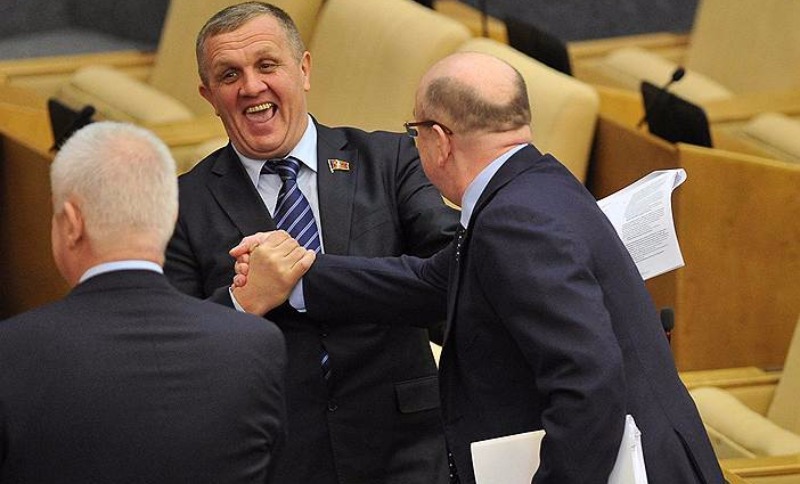 Наконец-то!: Депутатам Госдумы и сенаторам подняли зарплату 