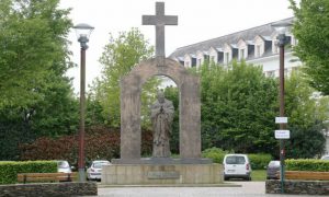 Польша хочет забрать у Франции памятник работы Зураба Церетели