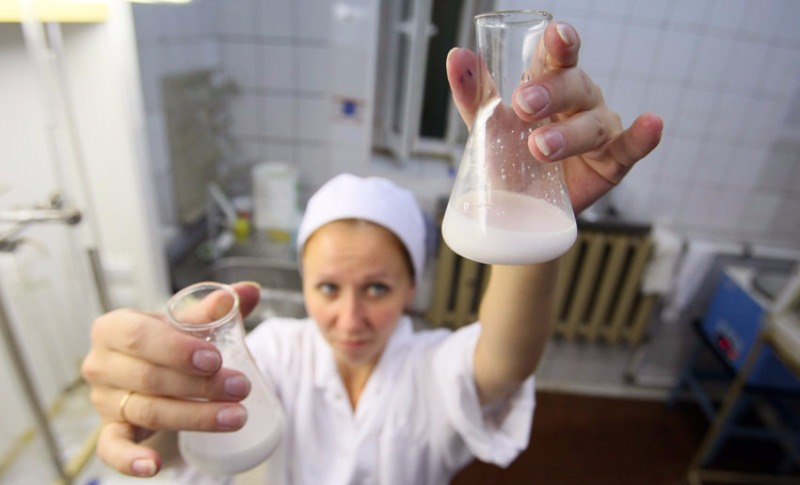 106 тонн: Роспотребнадзор подсчитал количество фальсификата в молочных продуктах 
