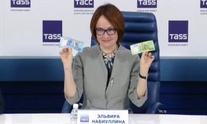 В России вступили в обращение банкноты номиналом 200 и 2000 рублей