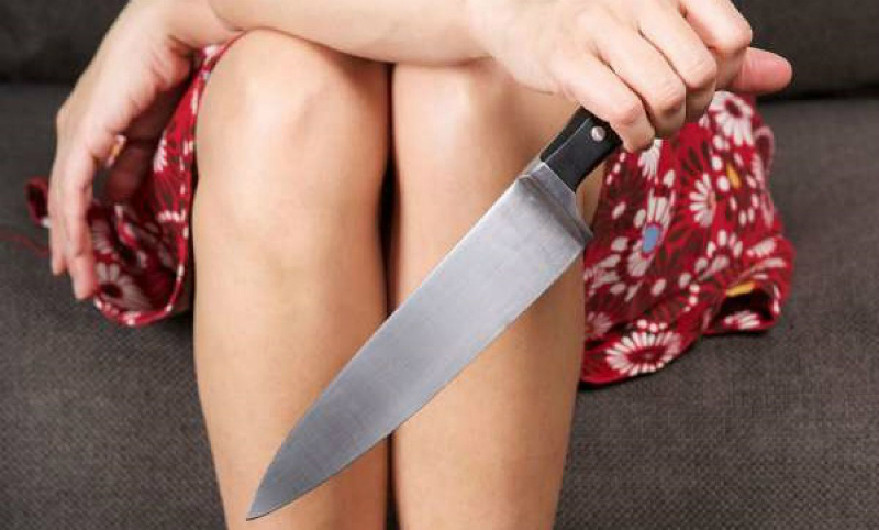 Под Челябинском школьница искромсала ножом свою 14-летнюю соперницу 
