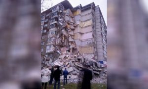 Рухнувший после взрыва жилой дом в Ижевске сняли на видео