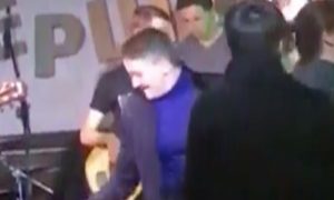 Тусовщица Савченко «отжигала» в клубе под русские песни