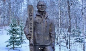Бронзовый Путин появился на горнолыжном курорте в Челябинске