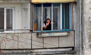 Россияне могут требовать компенсацию с курящих на балконе соседей