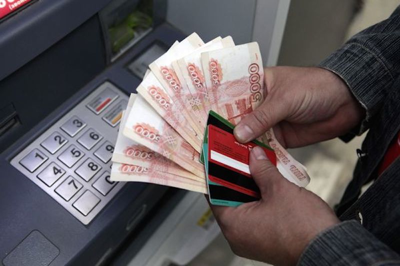 На банковских счетах москвичей - треть сбережений россиян 