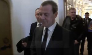 Медведев не планирует идти на выборы