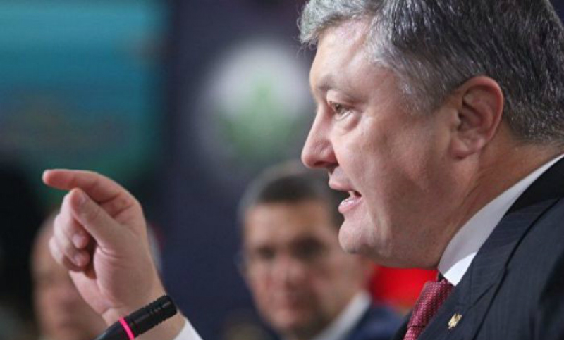 Таксист отказался везти Порошенко под хохот киевлян