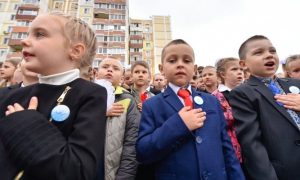 Украинские дети встречают Новый год с песней 