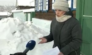 Жителей Улан-Удэ наказали штрафом за уборку снега возле домов