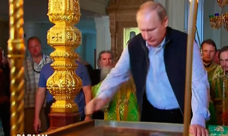 Путин сравнил тело Ленина с мощами святых 