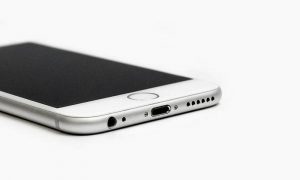 Россияне подадут в суд на Apple из‐за замедления старых iPhone