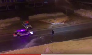 «Снегокопы» расстреляли снежками угнанную машину на Сахалине