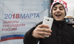 Кремль решил заманить россиян на выборы играми и селфи