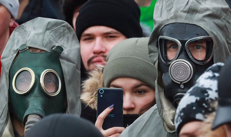 Вместо режима ЧС в Волоколамске раздали противогазы Вместо режима ЧС в Волоколамске раздали противогазы