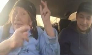 Дагестанская бабушка сразила внука своим рэпом