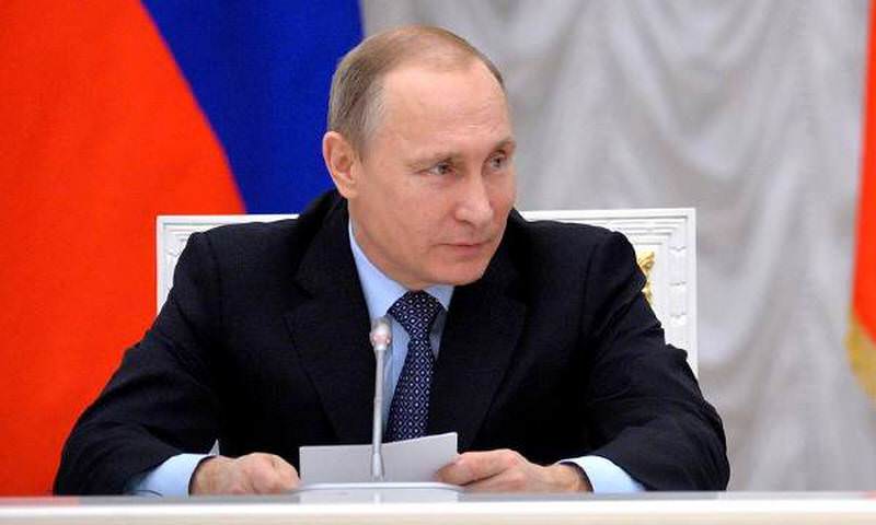 Путин подписал закон о повышении МРОТ до уровня прожиточного минимума 