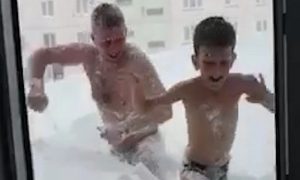 Сахалин принимает снежные ванны прямо из окна
