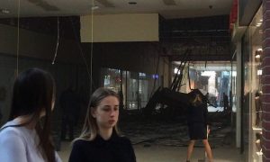 Потолок торгового центра рухнул в Калининграде