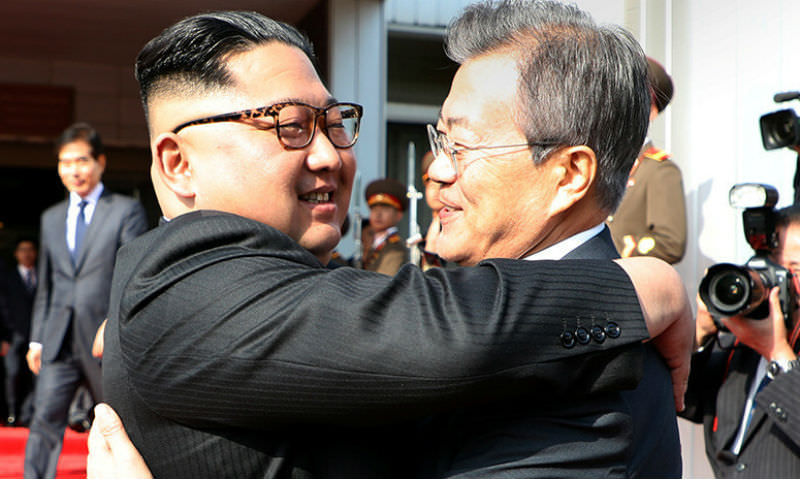Лидеры Корей встретились на саммите в надежде спасти отношения КНДР и США 