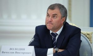 Володин предложил наказывать за оскорбления в СМИ чиновников