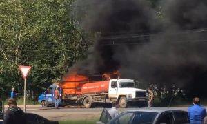 В Иванове горящую «Газель» тушили содержимым ассенизаторской машины