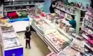 Женщина разгромила магазин из-за сына и яблока в Подмосковье