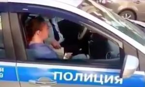 ДПСник в Казани придумал мудреный  метод проверки автомобилей
