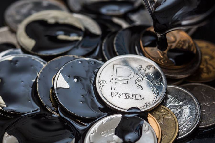 Россия смогла отвязать рубль от нефти Россия смогла отвязать рубль от нефти