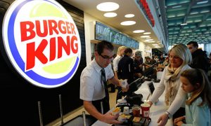 Burger King обвинили в непристойности