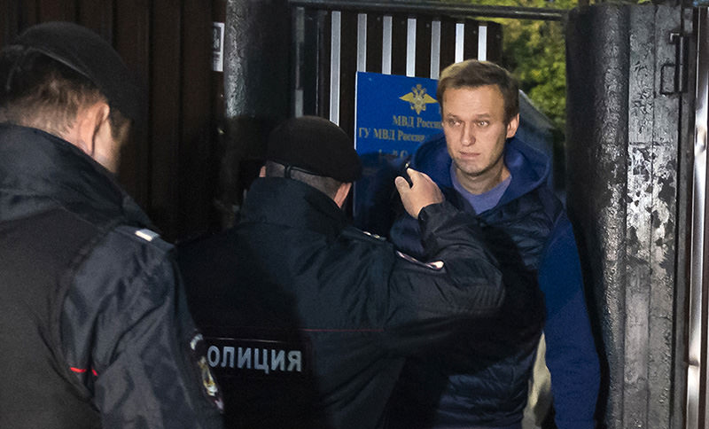 Навального задержали на выходе из спецприемника после 30 суток ареста 