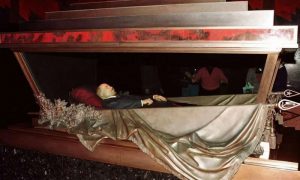 Тело Ленина в Мавзолее предложили заменить резиновой куклой-копией