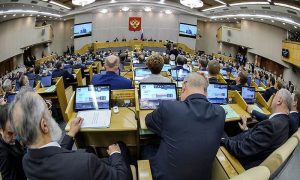 Госдума одобрила наказание за оскорбление государственных символов и власти