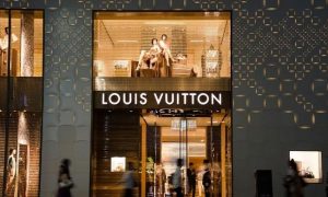 Магазин Louis Vuitton в центре Москвы обокрали на 7 млн рублей