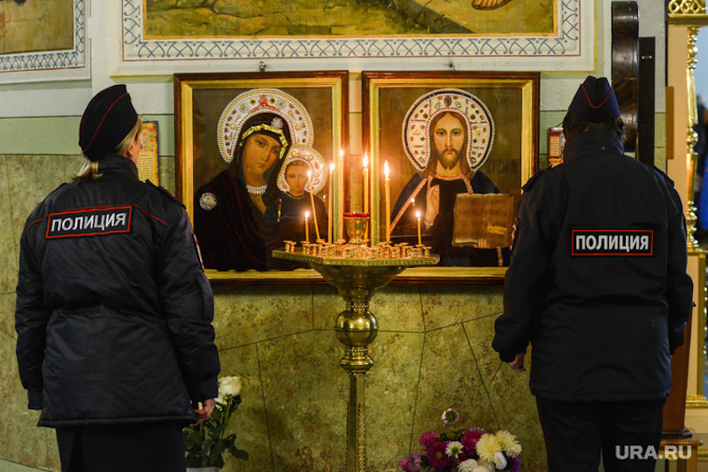 В московском храме мужчина с ножом напал на прихожан В московском храме мужчина с ножом напал на прихожан