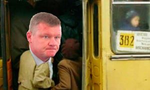 Мэр Саратова поехал на автобусе на работу и опоздал