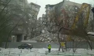 В Магнитогорске обрушился подъезд взорвавшегося дома