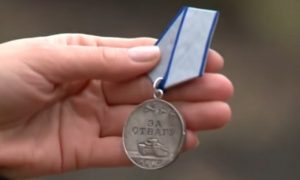 Ветерану вернули медаль, потерянную в бою в 1945-м