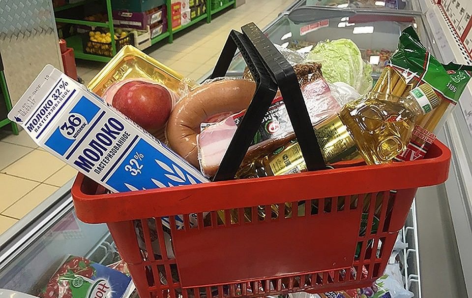 В Госдуме предложили магазинам раздавать еду с истекающим сроком годности 