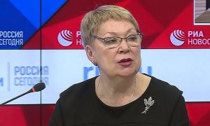Министр просвещения Васильева предложила запретить обсуждать в семье школьных учителей