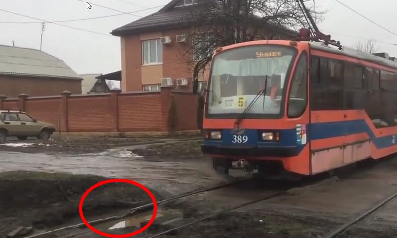 Трамвай-внедорожник в Таганроге 