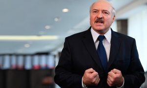 Лукашенко потребовал от российских властей прекратить защищать олигархов