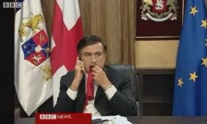 Саакашвили объяснил, почему жевал гаслтук в 2008 году